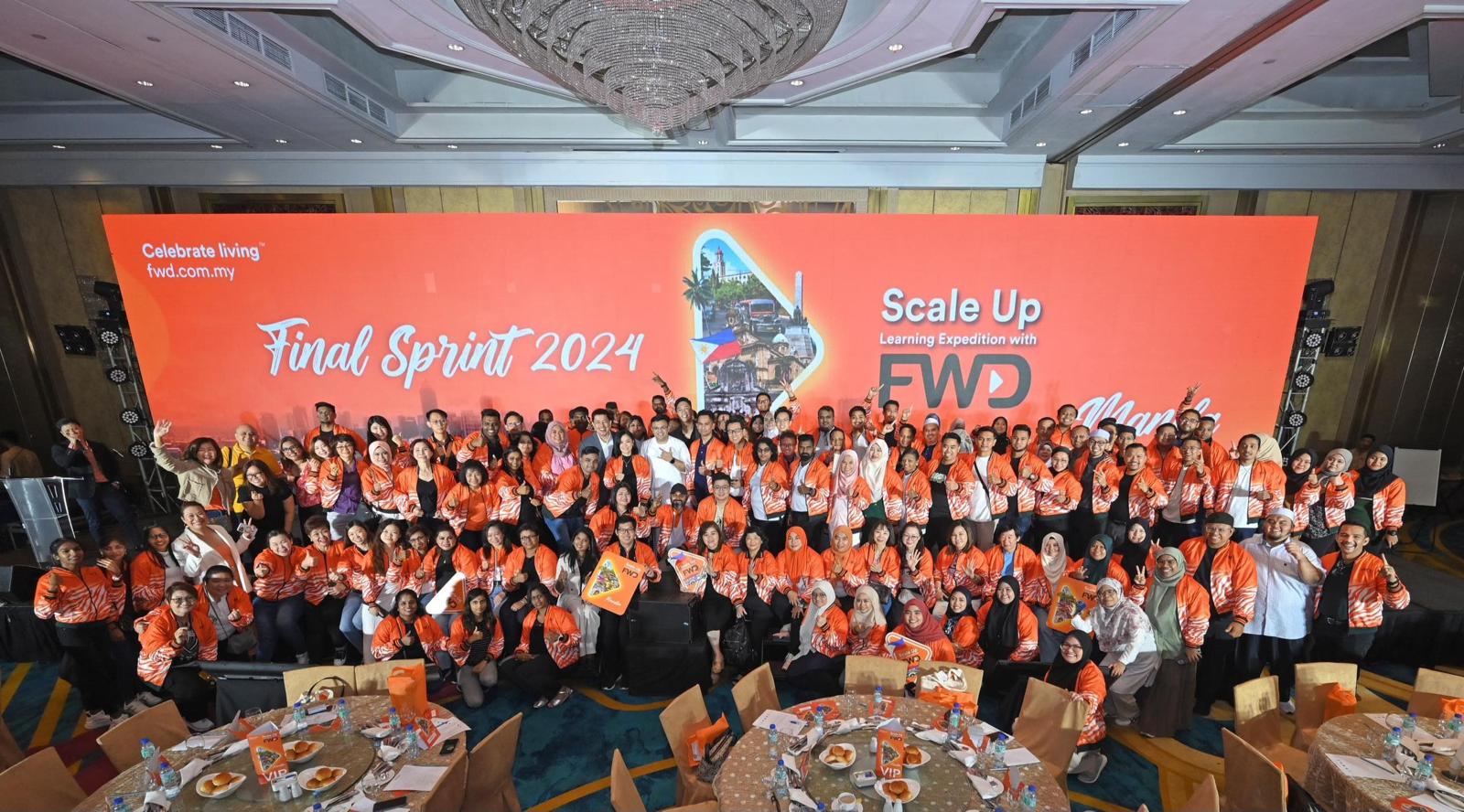 Dr. Sanjay Tolani with participants at FWD Final Sprint 2024